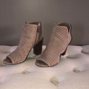 Open toe, chunky heel bootie